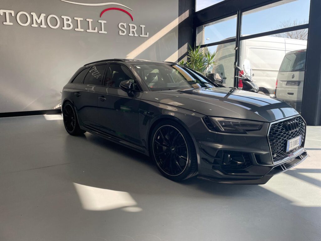 Audi RS4 -R ABT 1/50 ESEMPLARI PRODOTTI