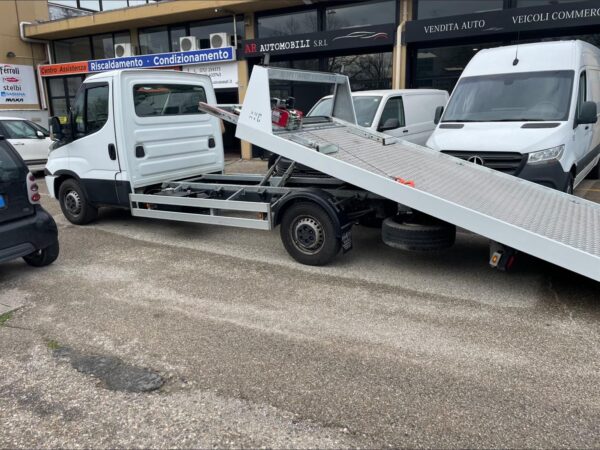 Iveco Daily 35S14 CARROATTREZZI SCARRABILE - immagine 4