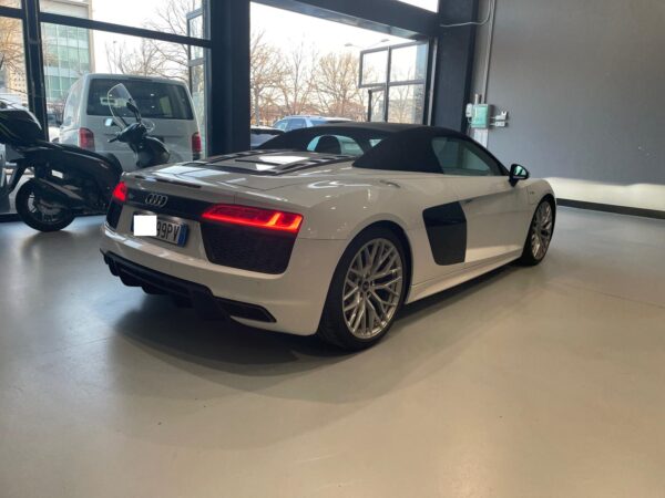 Audi R8 5.2 V10 RWD SPYDER OFF1/999 540CV - immagine 11
