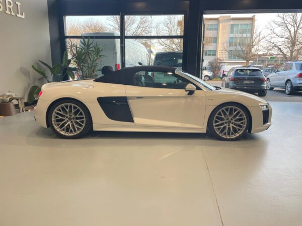 Audi R8 5.2 V10 RWD SPYDER OFF1/999 540CV - immagine 9