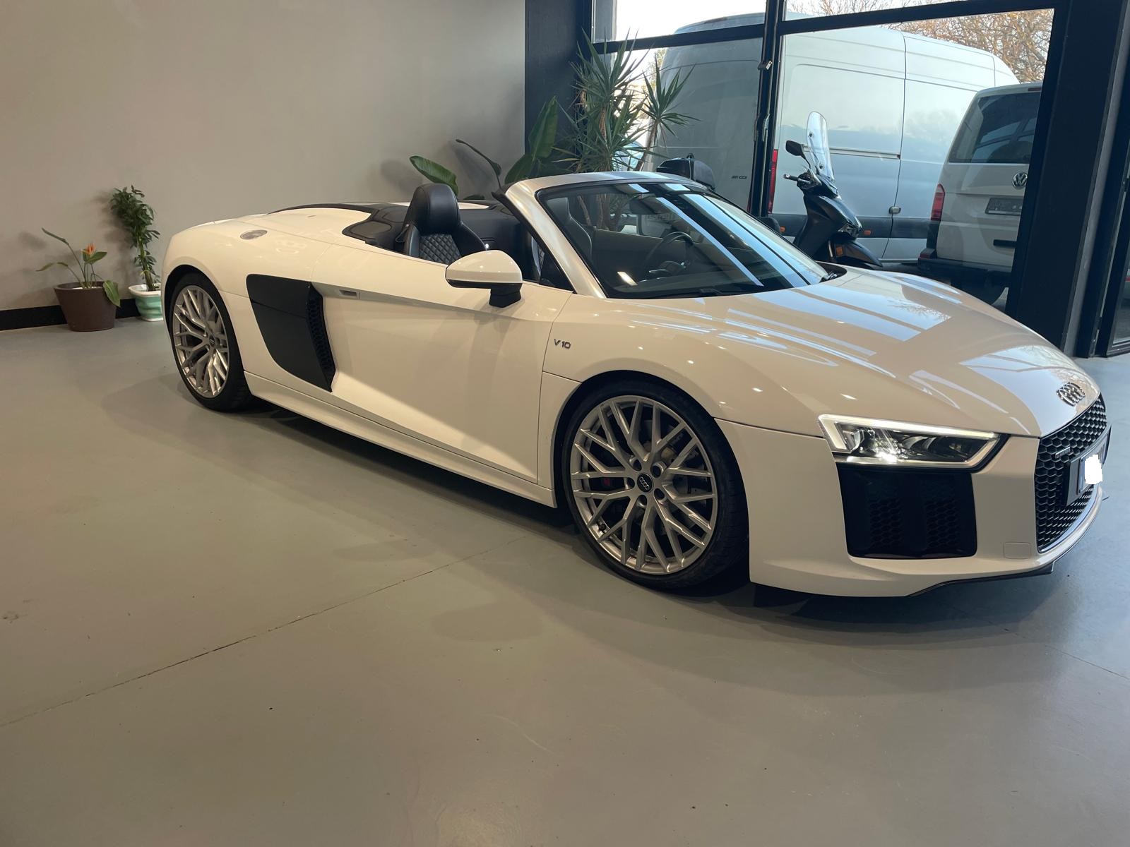Audi R8 5.2 V10 RWD SPYDER OFF1/999 540CV