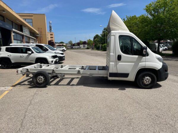 Peugeot Boxer 435 2.2 BlueHDi 140cv A TELAIO!!!!! - immagine 7