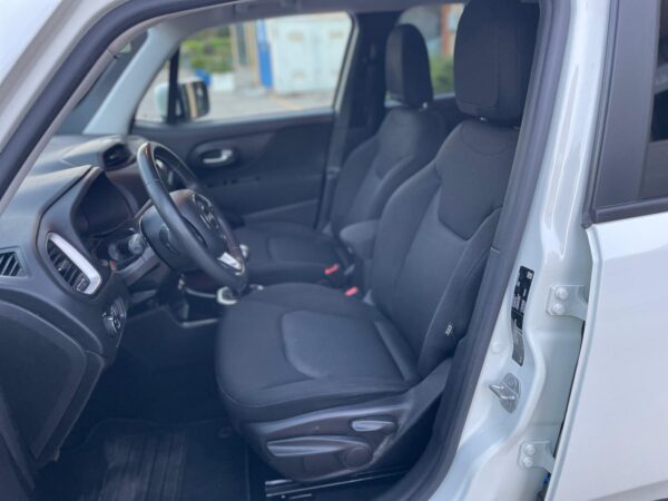Jeep Renegade 1.6 mjt Night Eagle 120cv 2wd - immagine 12