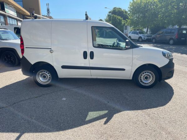 Fiat Doblo 1.3 MJTD 95cv CARGO - immagine 5