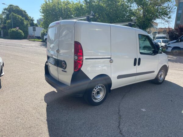 Fiat Doblo 1.3 MJTD 95cv CARGO - immagine 6