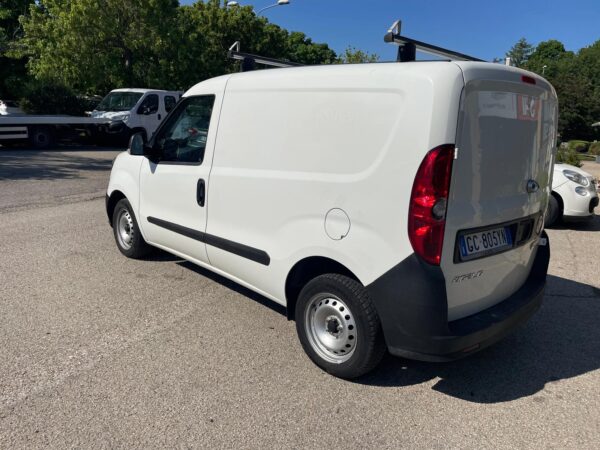 Fiat Doblo 1.3 MJTD 95cv CARGO - immagine 8