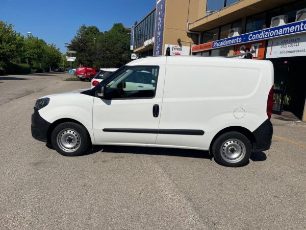 Fiat Doblo 1.3 MJTD 95cv CARGO - immagine 9