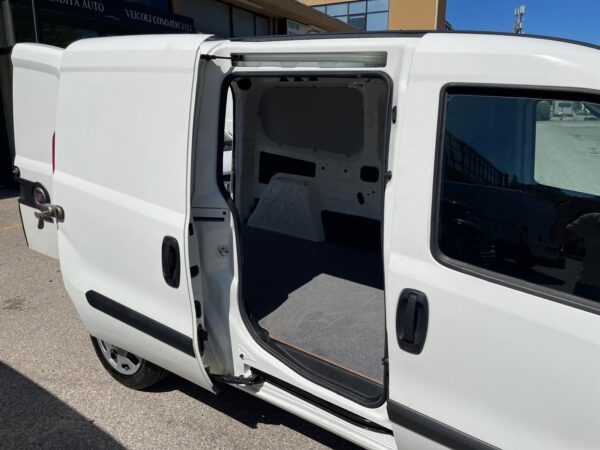 FIAT DOBLO 1.6 MJTD 105 CV CARGO MAXI - immagine 10