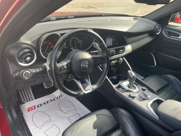 Alfa Romeo Giulia 2020 2.2 t Veloce Q4 210 cv auto - immagine 15
