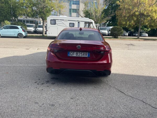Alfa Romeo Giulia 2020 2.2 t Veloce Q4 210 cv auto - immagine 9
