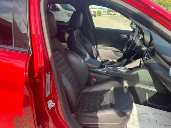 Alfa Romeo Giulia 2020 2.2 t Veloce Q4 210 cv auto - immagine 13